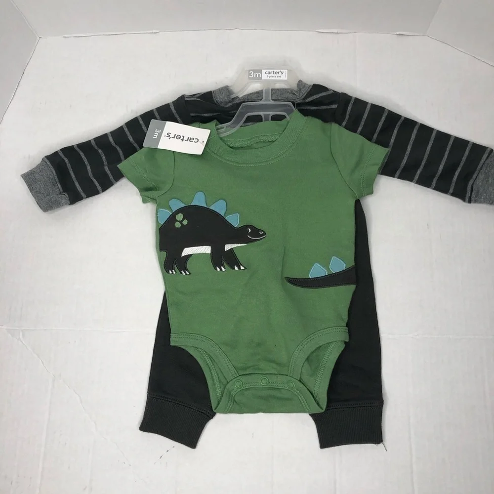 - Carter’s baby boy 3 piece set outfit size 3m